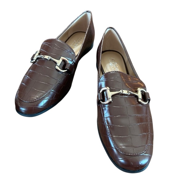 Alfani Gayle Leather Classic Loafers Horse Bit Step N Flex Slip On NEW Size 7 - Picture 1 of 10